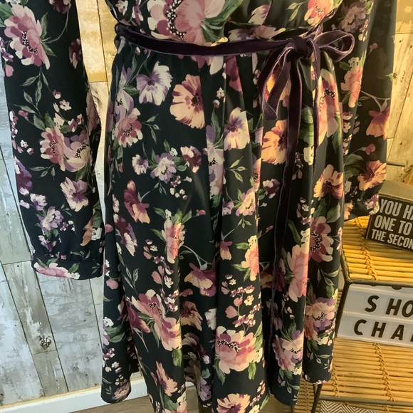 Gal Meets Glam Floral Long Sleeve Dress - Black and Pink. Size 6 - Picture 3 of 7